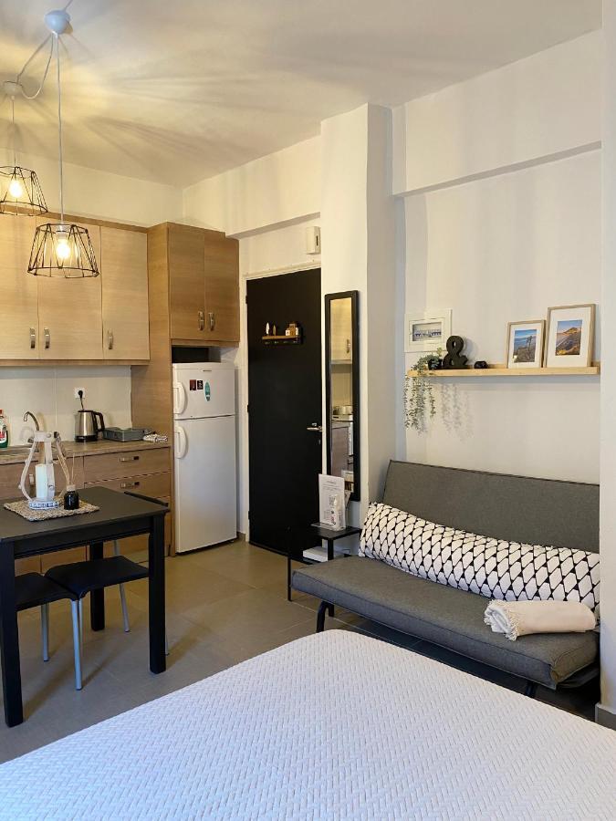 Tiny Square Apartment Nafpaktos Exterior photo